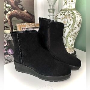 Abeo Kylie Black Suede Ankle side zip Booties